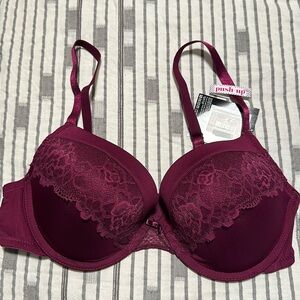 Maidenform Push Up Bras. 2 pack